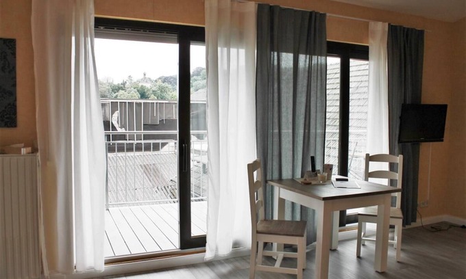 Dersdorf House | Friendly Home - "Klinkerhof" - Fitter's room with shared bathroom
