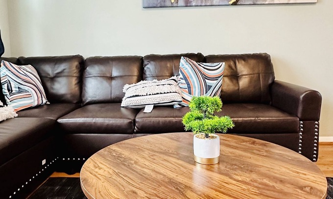 Lower Township House | Friends & Family Getaway. Comfy, Spacious & bright (pool table/backyard)