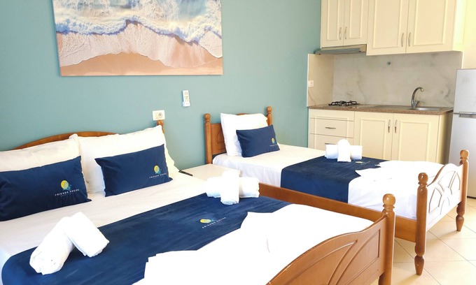 Borsh Hotel | Friends House - Borsh Hotel