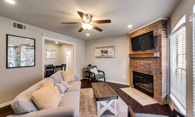 Frisco House | Frisco Getaway! Quiet Neighborhood. Pets Welcome