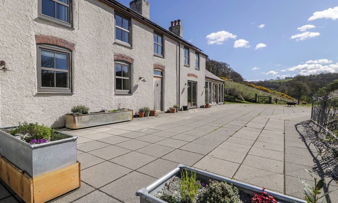 Abergele Cottage | FRON GOCH FARM, pet friendly, with open fire in Llanfair Talhaiarn