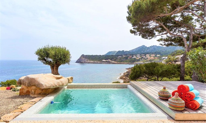 Provensals Villa | Front Line Sea Villa In Mallorca Up to 6 Guests