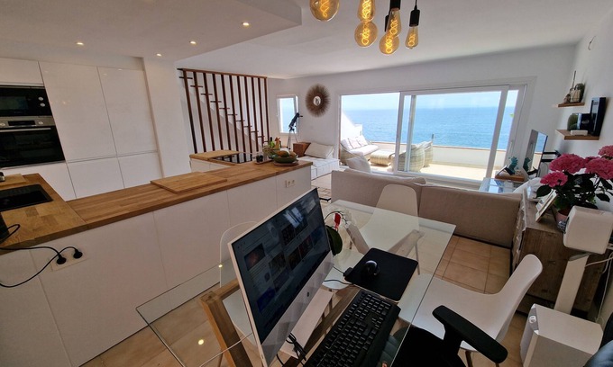 Torrenova House | Front Line Townhouse With Direct sea Access