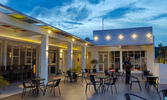 Waena Hotel | Front One Budget Waena Abepura