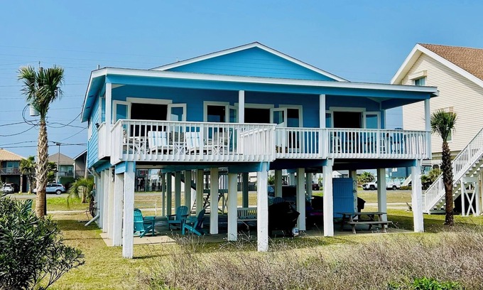 Galveston House | FRONT/ONLY ROW! TWO BEACH FRONT BEDROOMS WITH DIRECT ACCESS TO THE DECK!