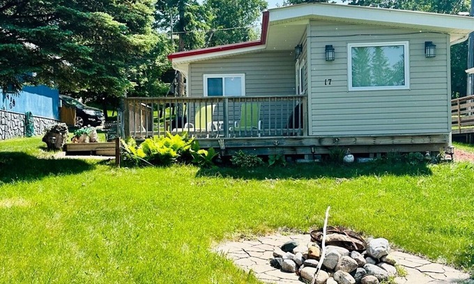 Minnedosa Cabin | Front row cabin, steps away from Minnedosa Beach, sleeps 6