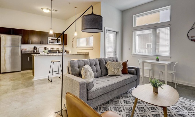River Market Apartment | Frontdesk | 1 BR Apt near Berkley Riverfront