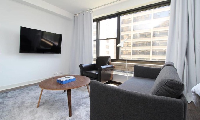 Indian Village Apartment | FRONTDESK Modern Studio Apt in East Hyde Park