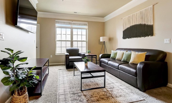 Roseland Apartment | Frontdesk | Open 2 BR Apt near Downtown South Bend