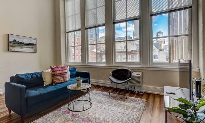 Gayborhood Apartment | Frontdesk | Stylish 1 BR in Washington Square