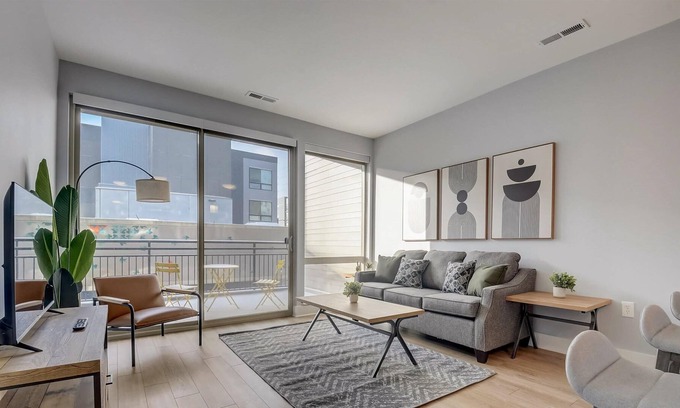 Cole-Noble District Apartment | FRONTDESK The E'laan Apts Downtown Indianapolis