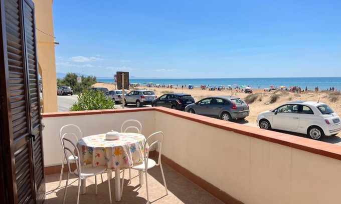 Tre Fontane Apartment | Frontemare