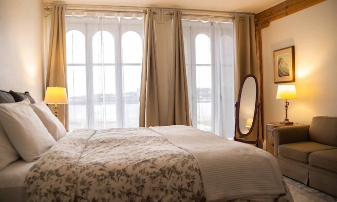 Lower Town Apartment | Frontenac - Royal Dalhousie