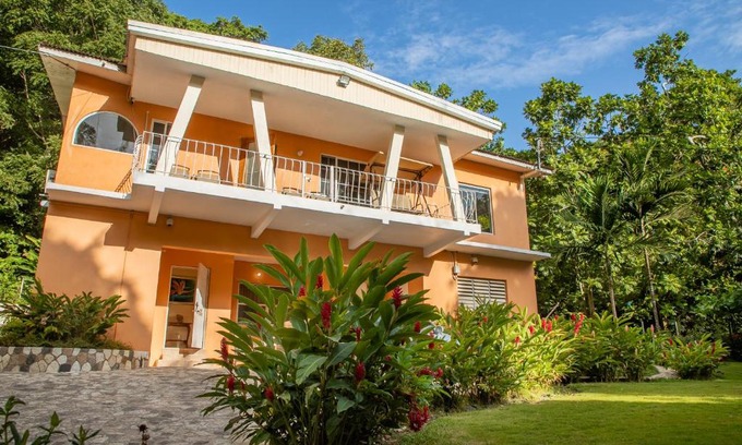 Ocho Rios Villa | Fruta Villa at the Falls