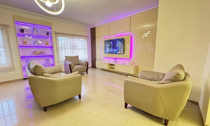 Lekki Phase 1 Hotel | FRYBURG HOTEL AND SUITES