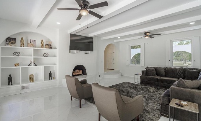 Blythewood House | Ft. Jackson, Dogs, 1G Wi-Fi, Health Professionals