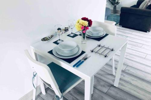 Oranmore Apartment | Fuchsia Apartment Tranquil Modern Seaside Apartment on the Wild Atlantic Way