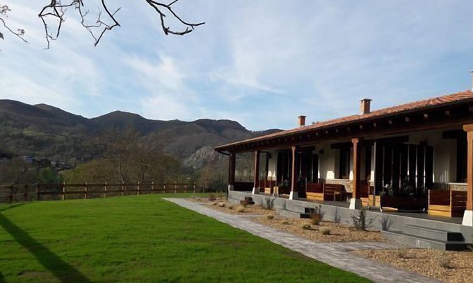 Soto de Cangas Cottage | Fuente El Güeyu apartments for 2 people