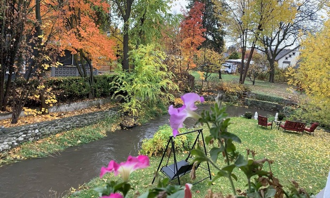 South Central Apartment | Full 2 bedroom Suite near Hospital, Downtown & Lake. Kelowna's Natures Oasis