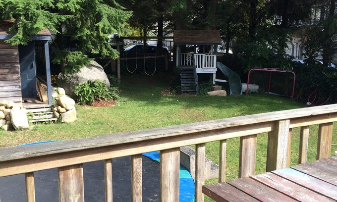 Deep Cove House | Full House steps from Mount Seymour Provincial Park and minutes to Deep Cove
