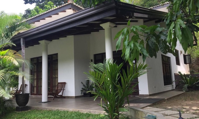 Yatinuwara Villa | Full Facilitated Villa