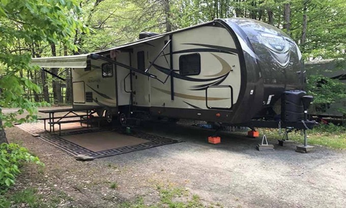 Wellsboro House | Full Hook Up Back-in 30 Amp Up to 26FT