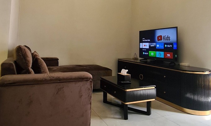 Depok Villa | Full House, 5 Bed Rooms - HUnian Nyaman, Asik, Seru & Murah !