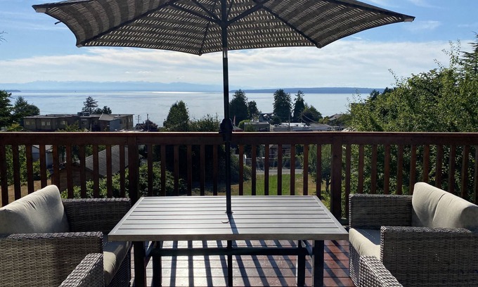 Powell River House | Full house