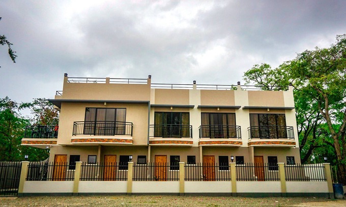 Mactan Export Processing Zone Apartment | Full Kitch★WiFi★Netflix★A/C★Parking & Airport pick-up