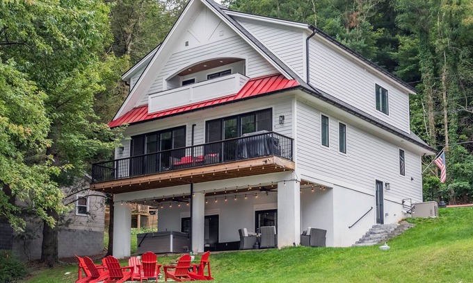 McHenry House | Full of Grace | Modern Lakefront Retreat + Dock & Hot Tub!