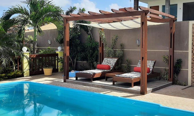 Barra do Jacuipe House | Fully air conditioned house with 4 suites on the beach near Guarajuba.