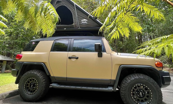 Kalaoa House | Fully Decked Lifted 4WD Tan FJ Cruiser!