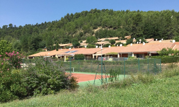 Saint-Martin-de-Bromes House | Fully equipped Mazet in condominium with swimming pool, tennis, boules court