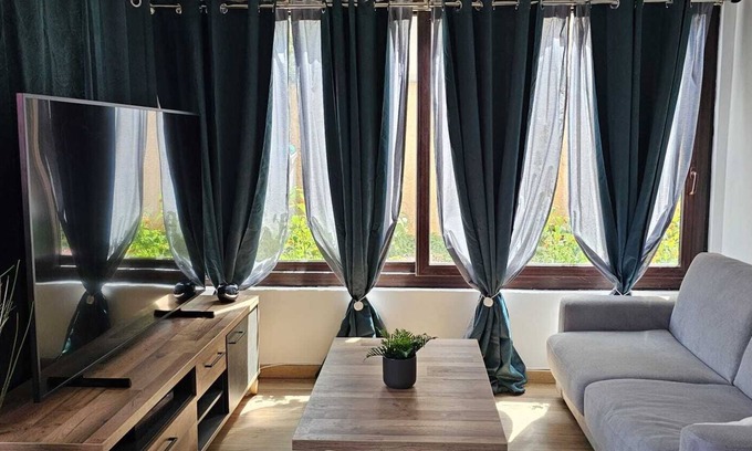 Tremblay-en-France Apartment | Fully equipped apartment 65 m2 + shared pool