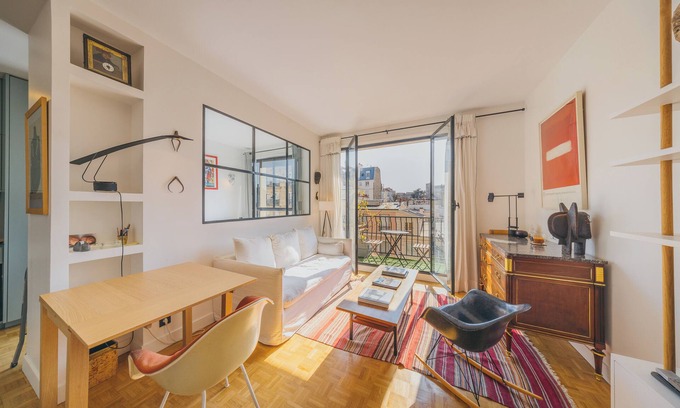 Neuilly-sur-Seine Apartment | Fully equipped 1BR In central Neuilly 5 minutes from Sablons metro