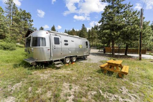 Chelan House | Fully-Equipped Airstream Rental for Glamping in Chelan, Washington