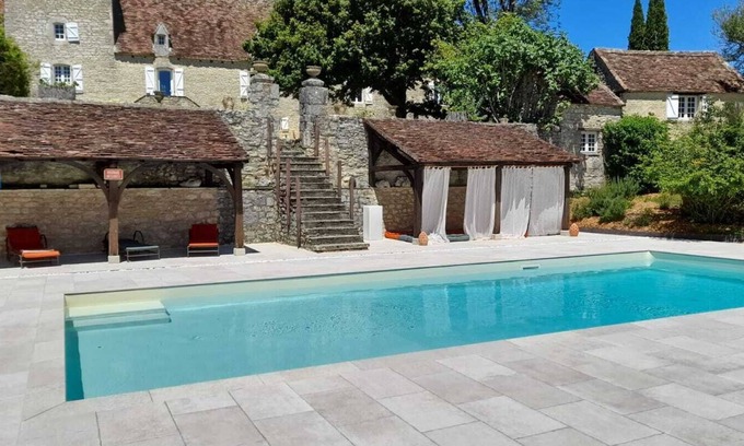 Laval Cottage | Fully equipped cottage 4 pers. calm, tourist sites Rocamadour, Lascaux, Sarlat.