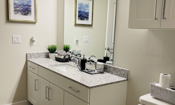 Barker Apartment | Fully Equipped Cozy Apartment - Long Term Stays Welcome