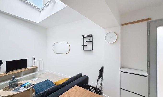 Sablon - Trudaine Apartment | Fully-equipped 4-person station apartment N2