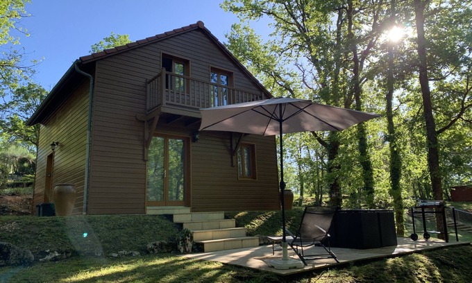 Lachapelle-Auzac Ski Chalet | Fully-equipped, renovated chalet near Souillac in the Dordogne