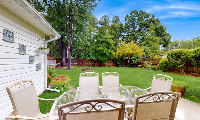 Myrtle Beach House | Fully equipped kitchen, cozy living room, enclosed yard with firepit