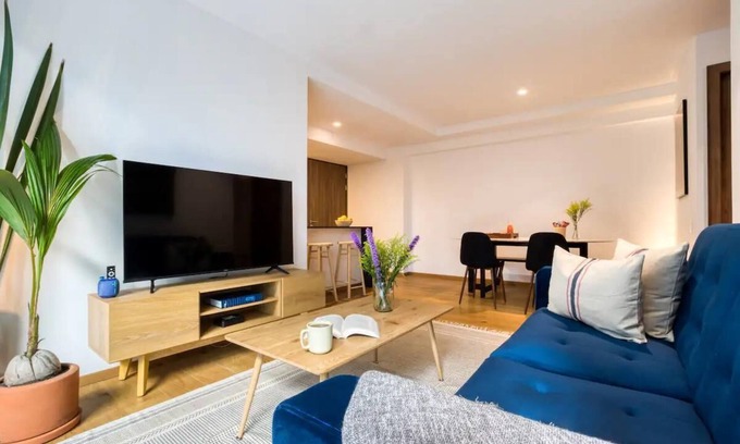 Hipodromo Condesa Apartment | Fully equipped kitchen, internet, comfy beds, business lounge, swim lane.