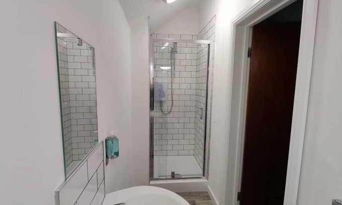 Landore Apartment | Fully Equipped Kitchen, Double room, Parking