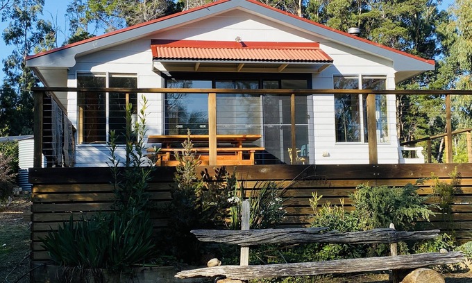 Lunawanna House | Fully Fenced Home on Bruny Island, Wrap Around Decks, 20m to Water on 3 Sides