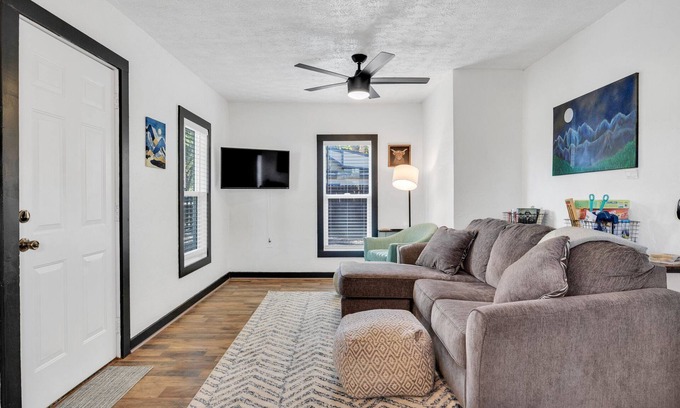 Canon City House | Fully fenced Yard with Fire Pit!