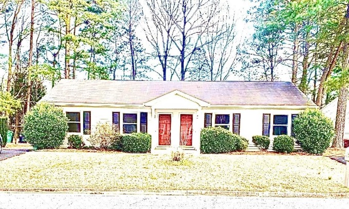 Colonial Heights House | Fully Furnished Duplex Delight Unit A