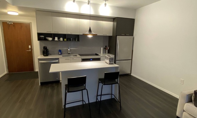 Bay Street Corridor Apartment | Fully furnished 1 bed apartment in downtown toronto high floor!