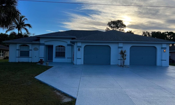 Lochmoor Waterway Estates House | FULLY FURNISHED 2/2/1 LOCHMOOR GOLF COURSE VIEW DUPLEX