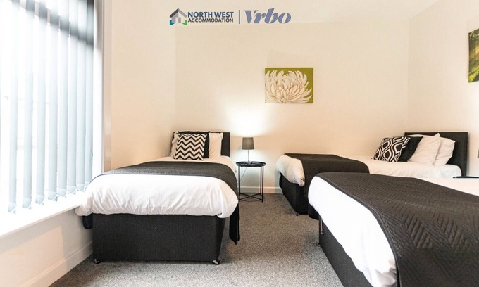 Farnworth House | Fully furnished 2 Bedroom House in Bolton – Contractors Welcome