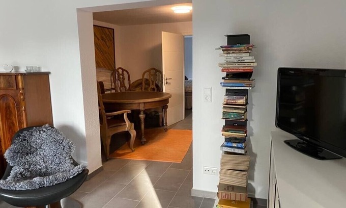 Kelsterbach Apartment | Fully furnished apartment only minutes away from Frankfurt airport/train